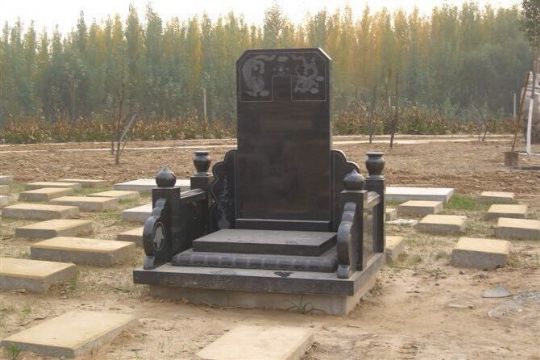 點(diǎn)擊查看詳細(xì)信息<br>標(biāo)題：石墓碑 閱讀次數(shù)：2025