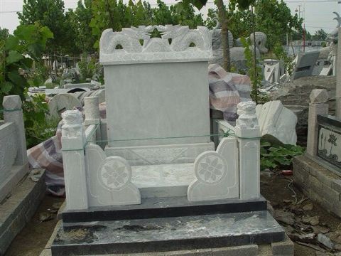 點(diǎn)擊查看詳細(xì)信息<br>標(biāo)題：石墓碑 閱讀次數(shù)：2498